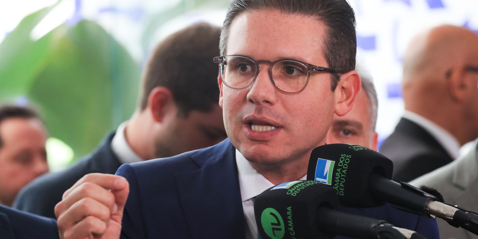 Motta pauta derrubar IOF; Senado vota aumentar número de deputados