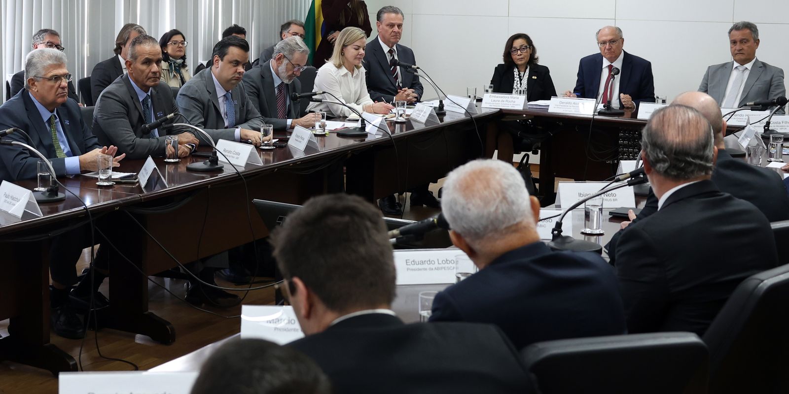 Agronegócio teme perda de safras e apoia negociação do governo com EUA