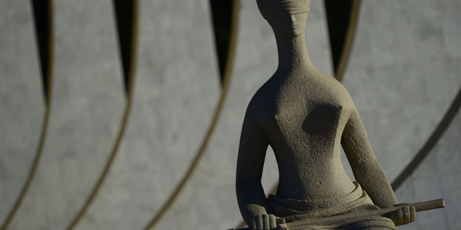 Câmara aprova criação de 160 funções comissionadas para STF