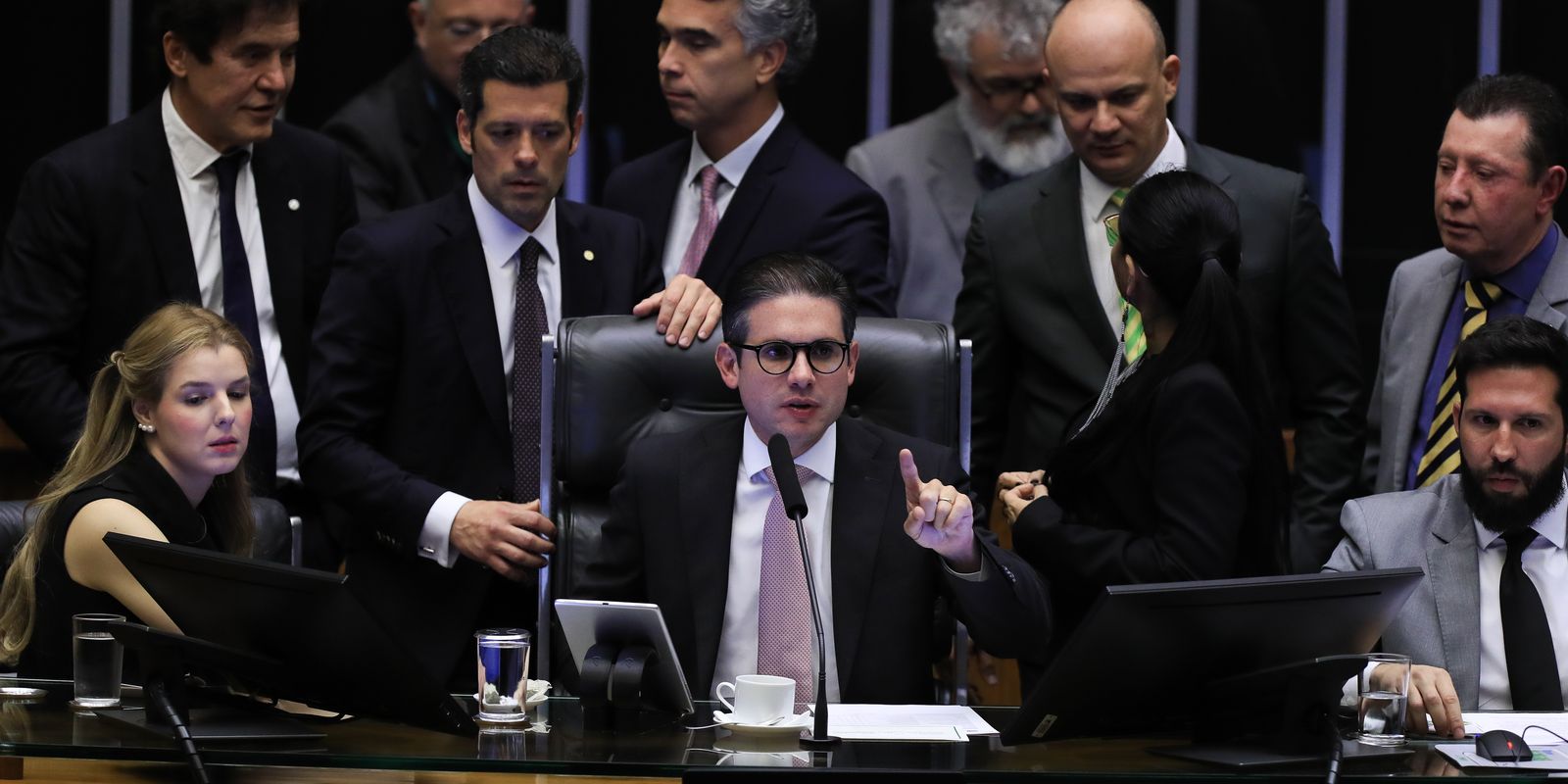 Câmara aprova urgência para proposta que reduz benefícios fiscais Câmara aprova urgência para proposta que reduz benefícios fiscais