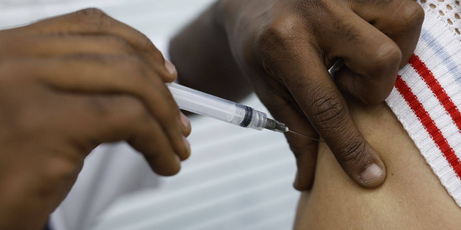 Casos de Síndrome Respiratória Aguda Grave estão em queda, diz Fiocruz