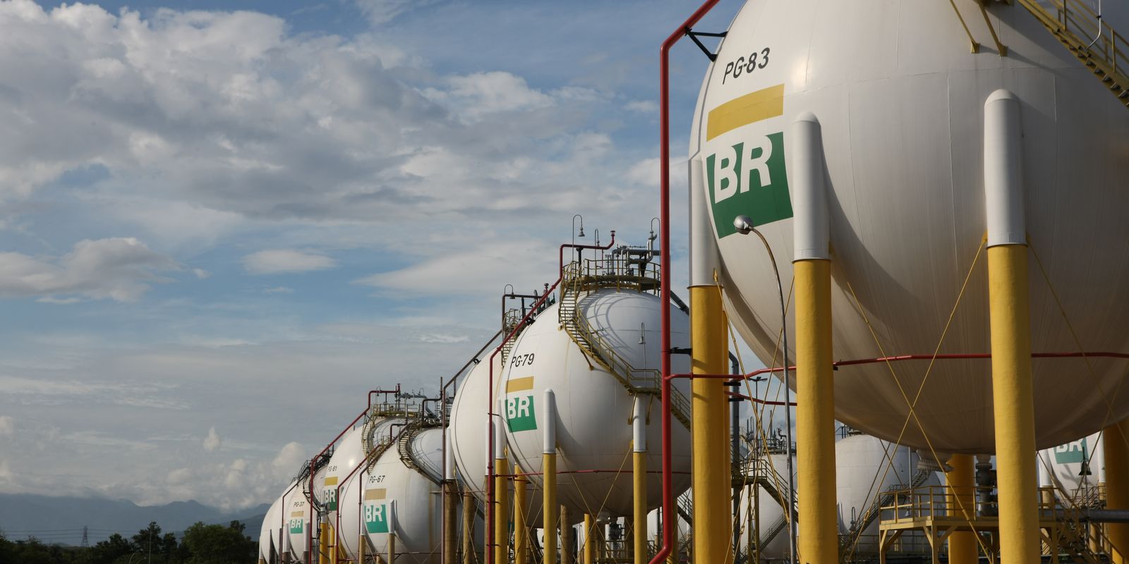Gás para as distribuidoras terá queda de 14%, anuncia Petrobras