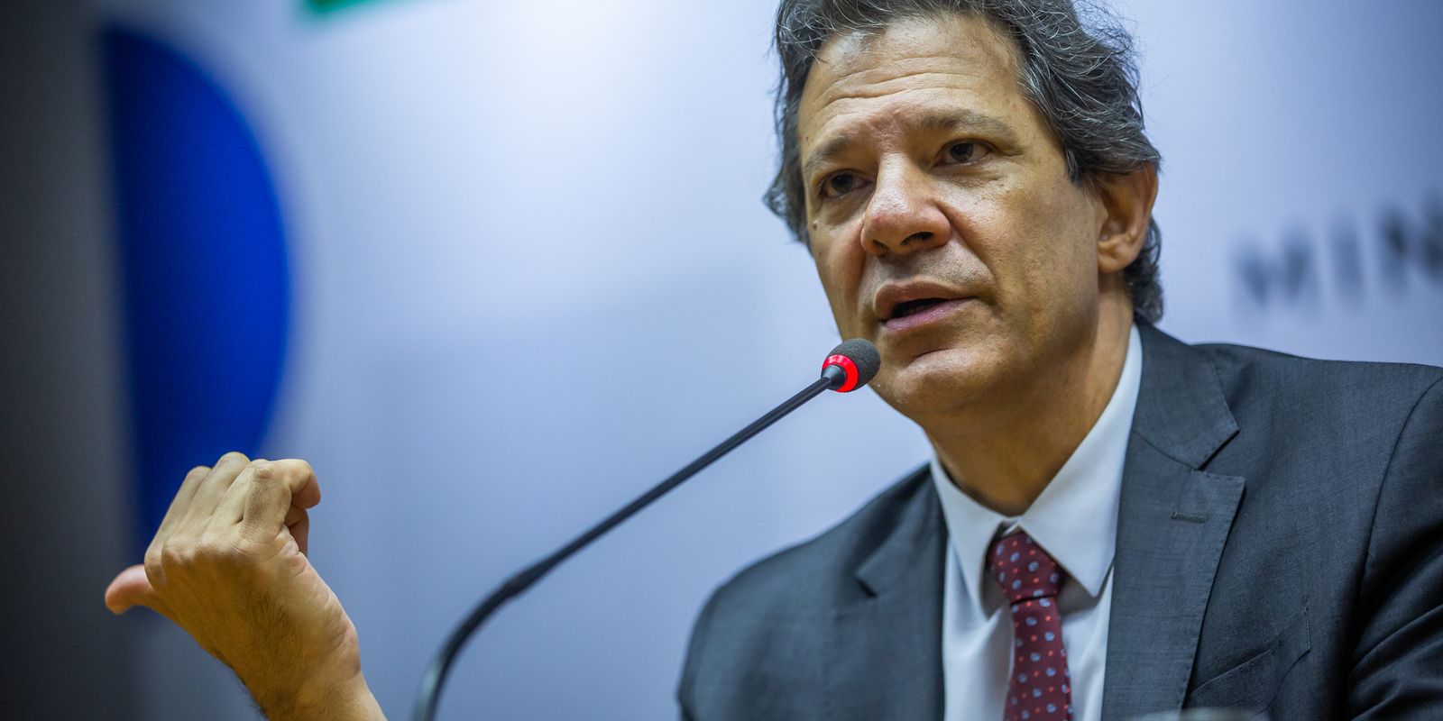 Haddad: bets ganham fortuna, mas mandam dinheiro para fora do país