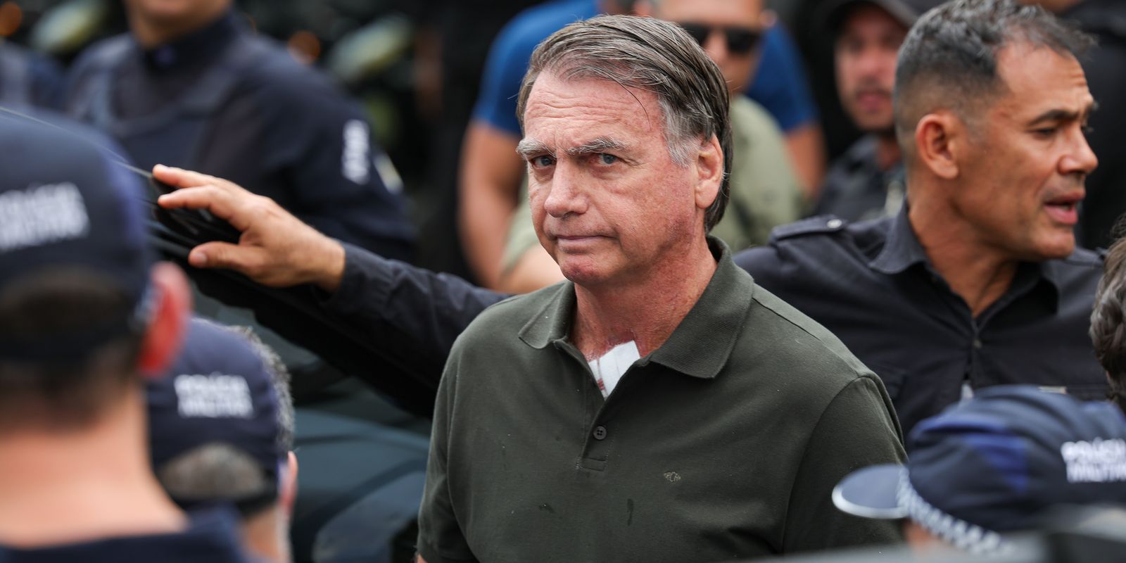 Autorizado pelo STF, Bolsonaro faz exames em hospital de Brasília