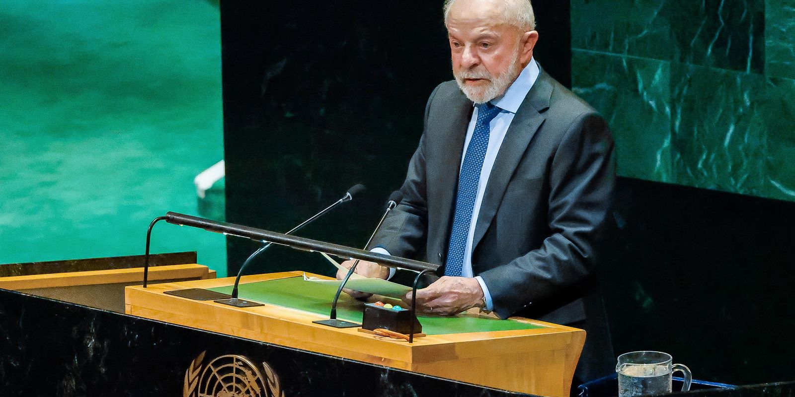 Lula diz que manifestações são “espetáculo da democracia” Lula diz que manifestações são “espetáculo da democracia”