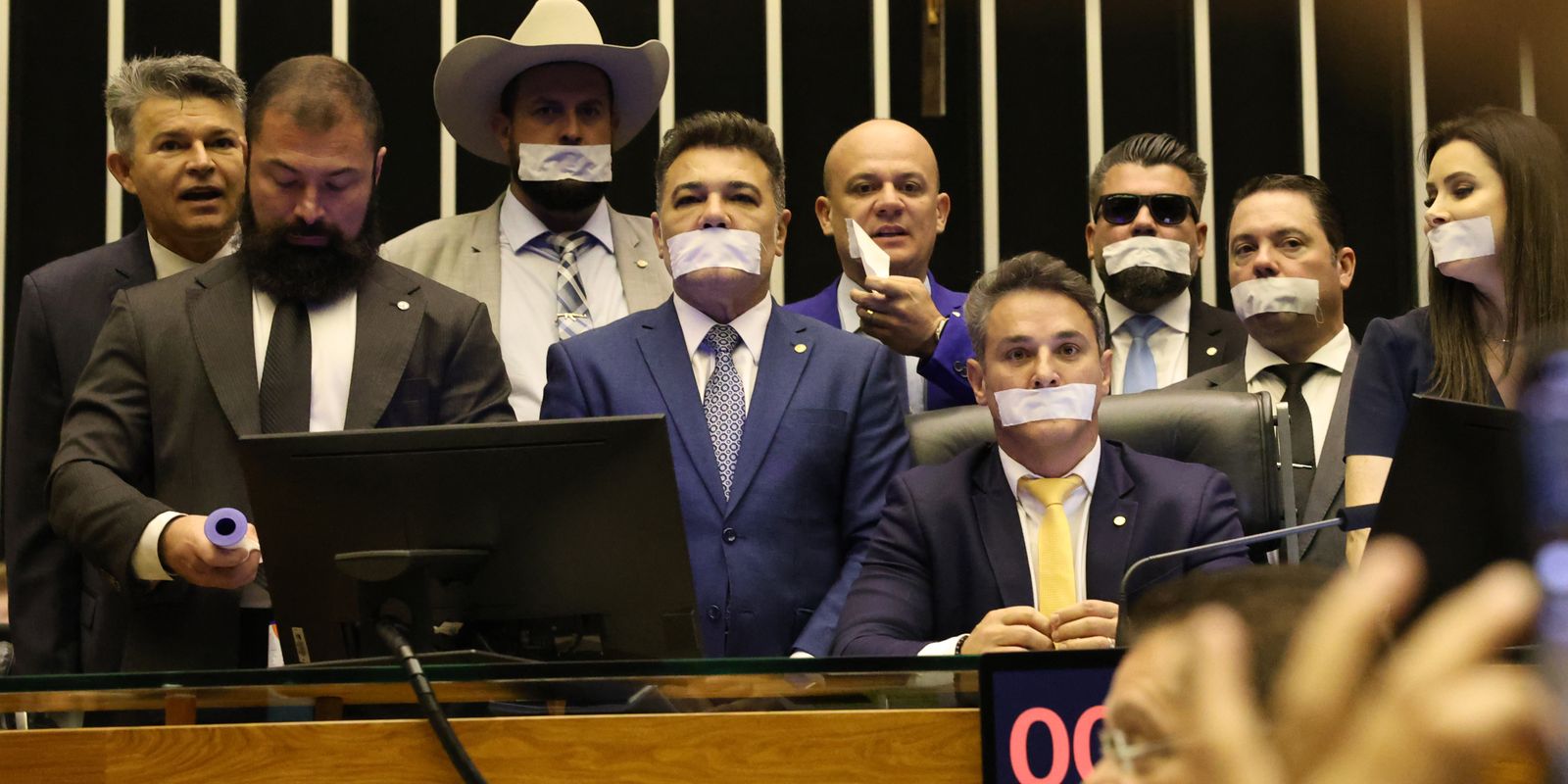 Conselho de Ética abre processo contra deputados envolvidos em motim Conselho de Ética abre processo contra deputados envolvidos em motim