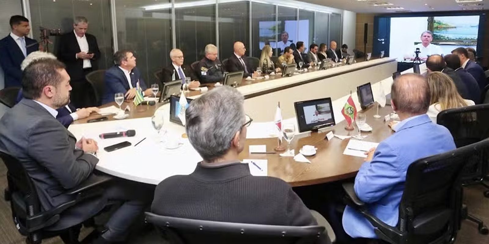 Sete governadores anunciam 