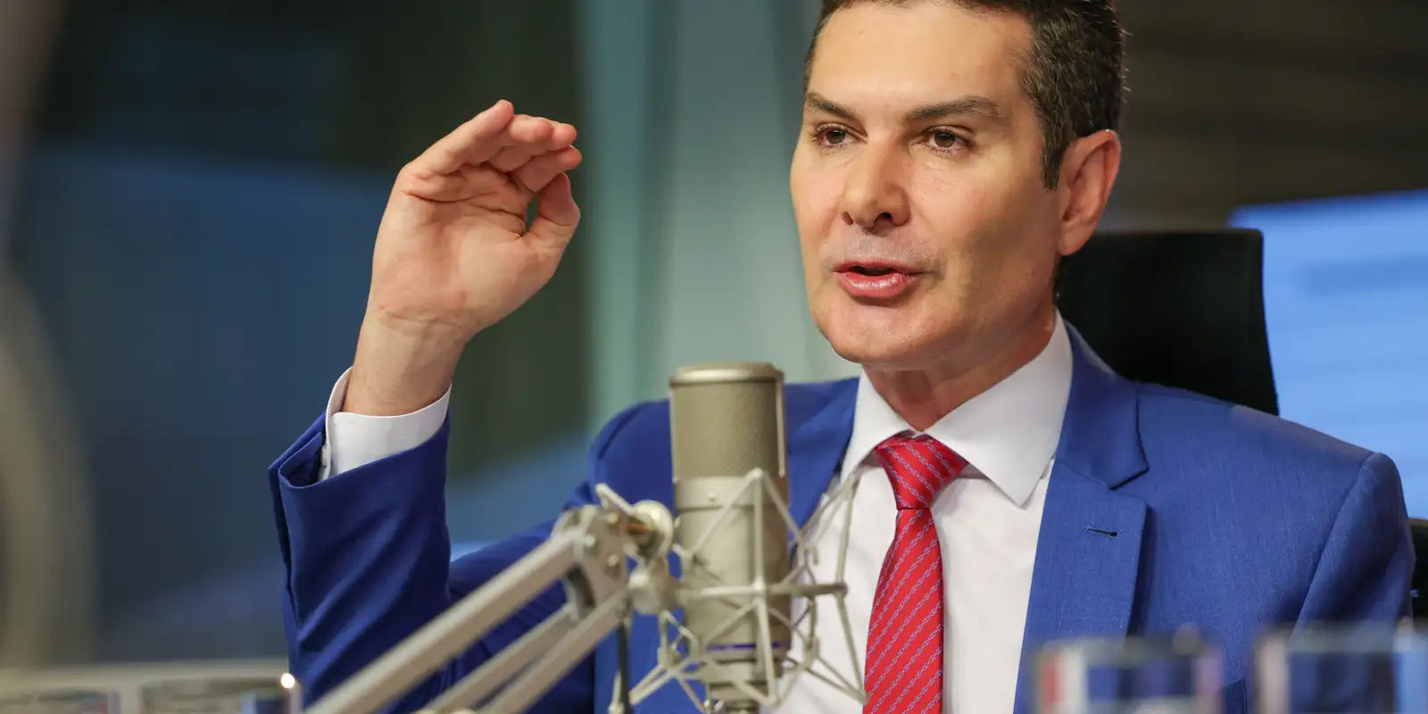 Governo federal vai investir R$ 4 bilhões em trens no Governo federal vai investir R$ 4 bilhões em trens no Recife