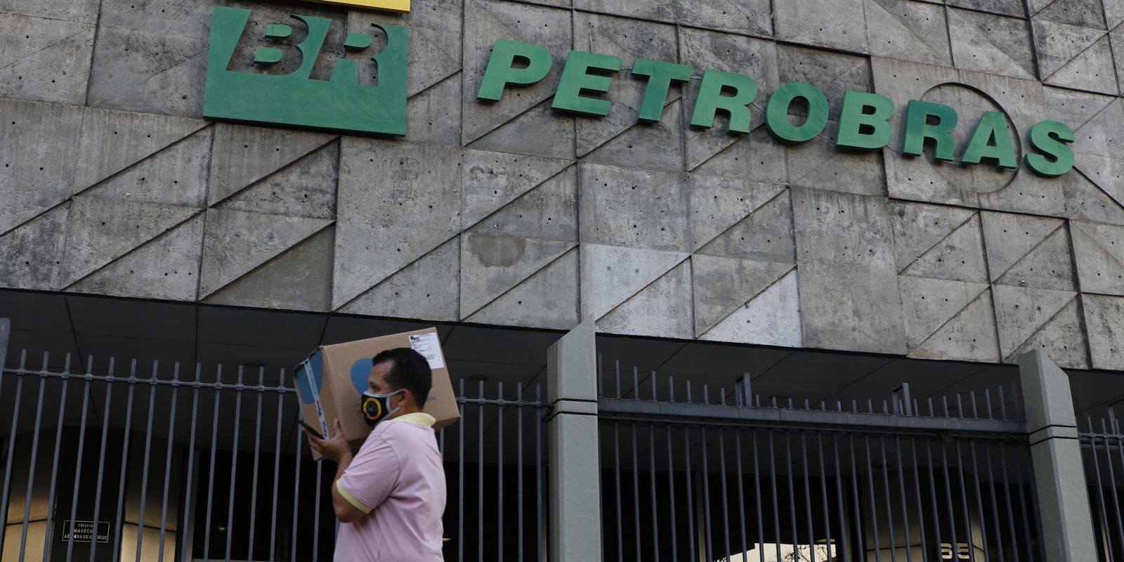Greve nacional dos petroleiros tem novas adesões Greve nacional dos petroleiros tem novas adesões