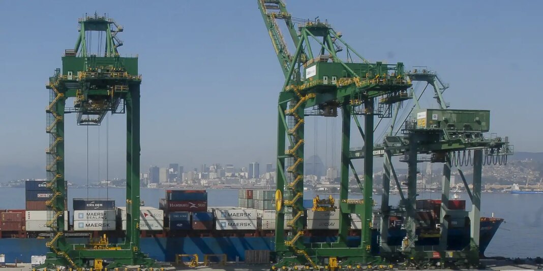 Economia brasileira cresceu 2,2% em 2025, aponta prévia da FGV