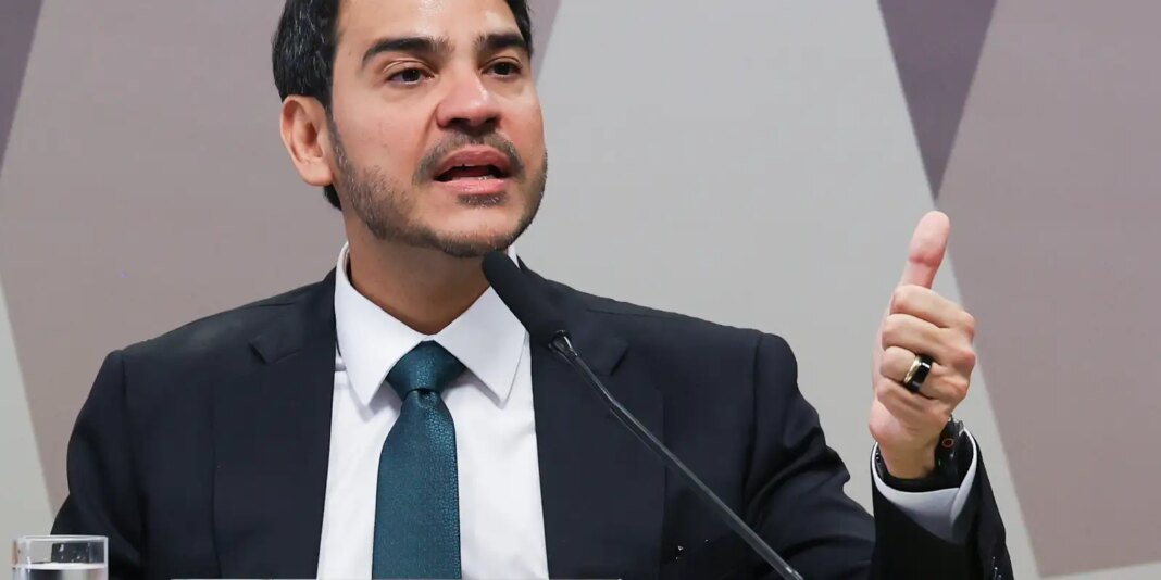 CCJ do Senado aprova nome de Jorge Messias para o STF