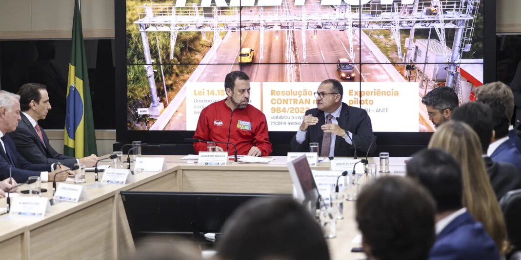 Governo suspende 3,4 milhões de multas por não pagar pedágio