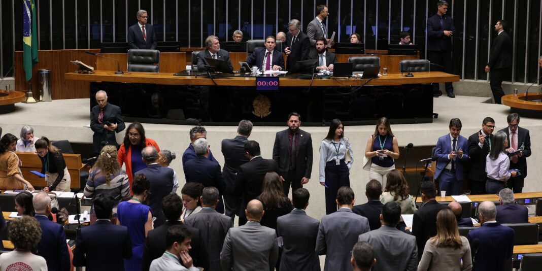 Câmara inicia análise de projeto sobre exploração de minerais críticos