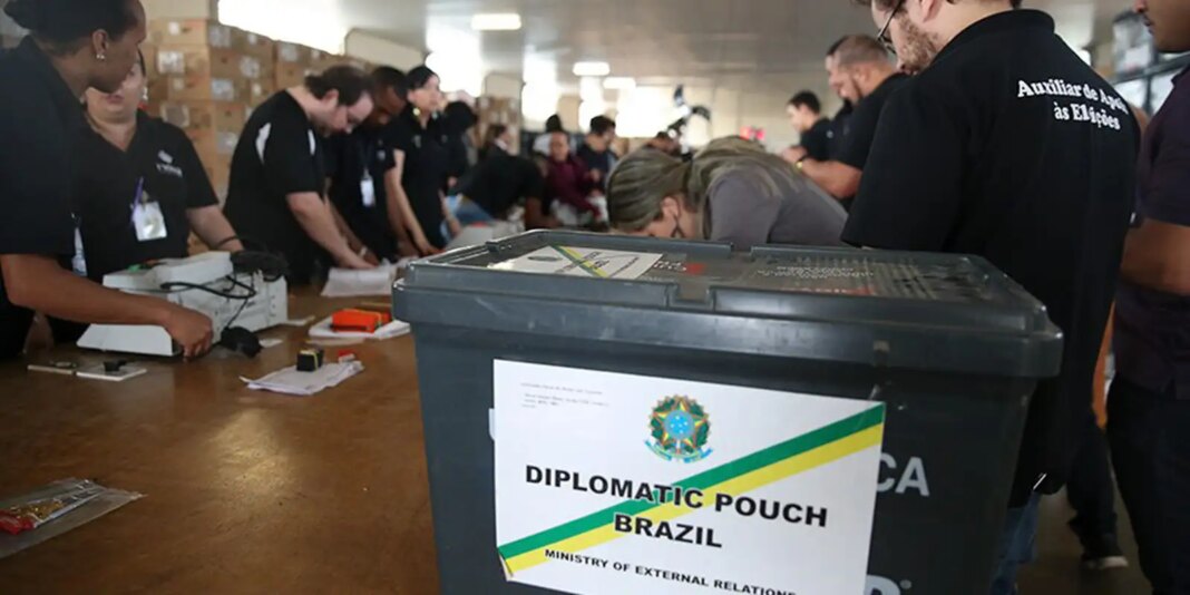 Quase 1 milhão de brasileiros no exterior poderão votar nas eleições